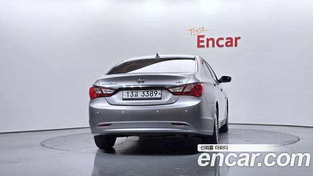 Hyundai YF Sonata Luxury, 2011 4