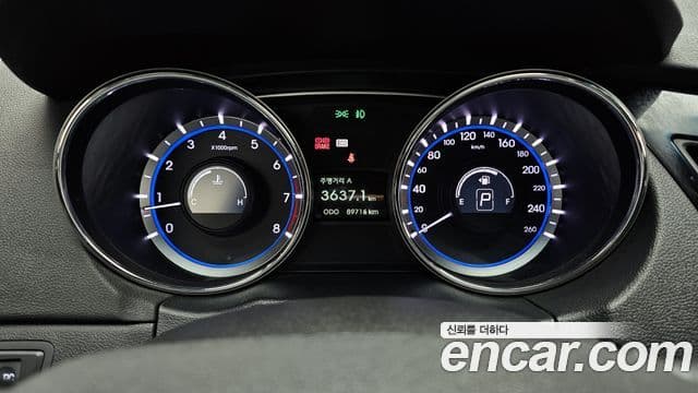 Hyundai YF Sonata Luxury, 2011 8