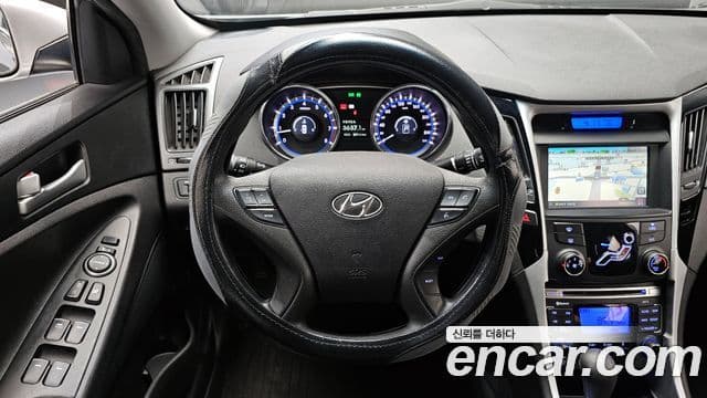 Hyundai YF Sonata Luxury, 2011 13