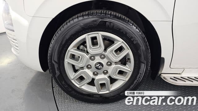 Hyundai Staria Modern, 2025 все фото