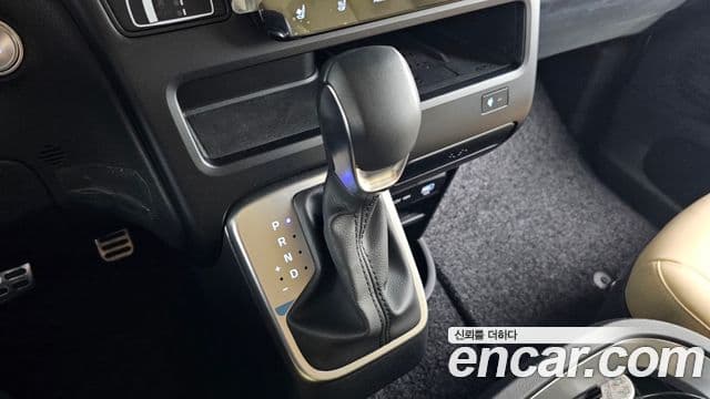 Hyundai Staria Modern, 2025 9