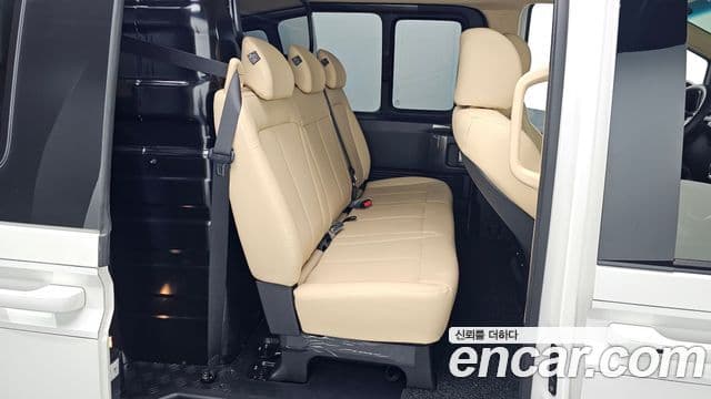 Hyundai Staria Modern, 2025 10