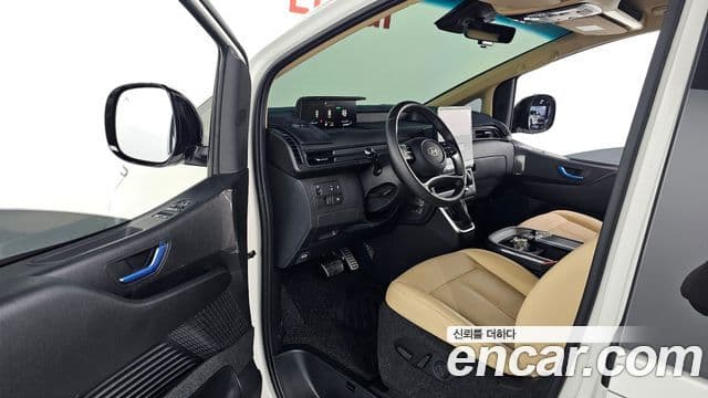 Hyundai Staria Modern, 2025 18