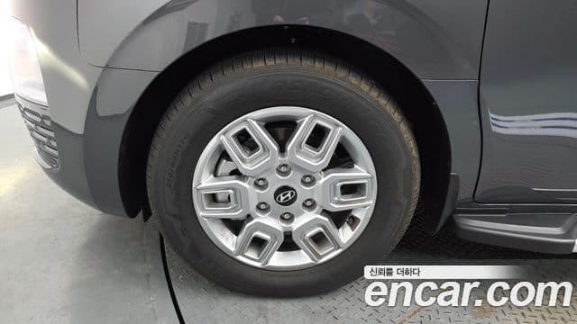 Hyundai Staria Modern, 2025 все фото