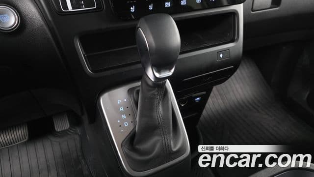 Hyundai Staria Modern, 2025 9