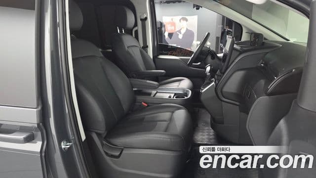 Hyundai Staria Modern, 2025 10