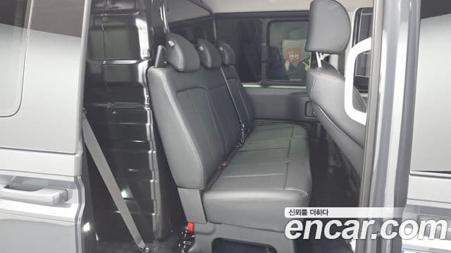 Hyundai Staria Modern, 2025 11