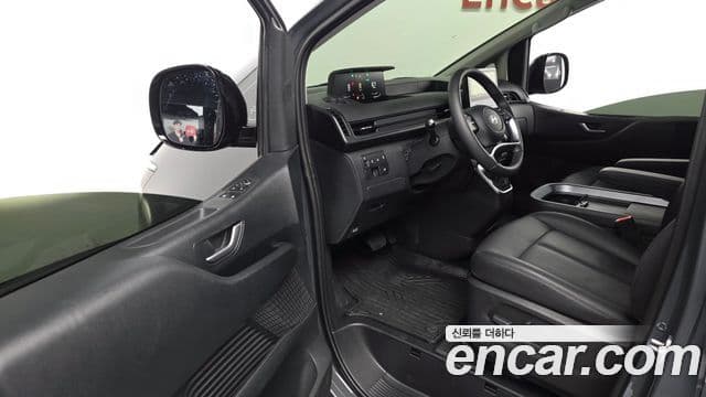 Hyundai Staria Modern, 2025 12