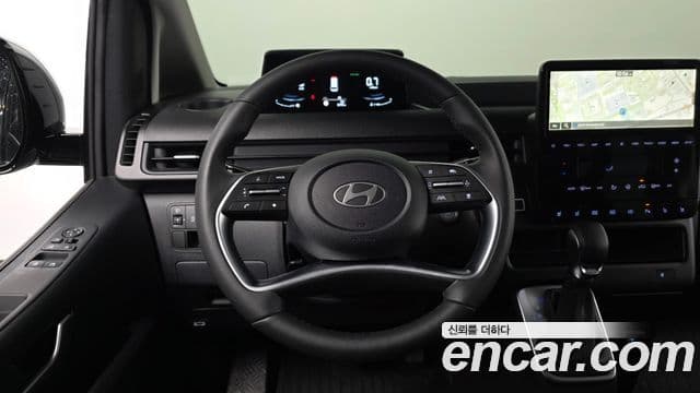 Hyundai Staria Modern, 2025 13