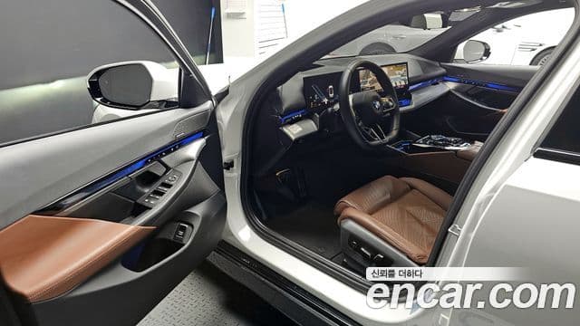BMW 5시리즈 (G60) 530i xDrive M Sport, 2024 10