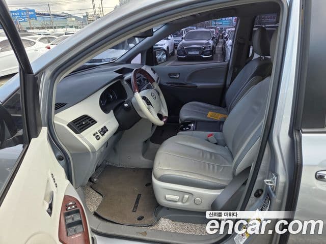 Toyota Sienna, 2014 4