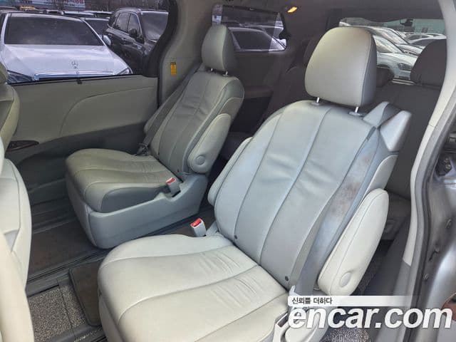 Toyota Sienna, 2014 все фото