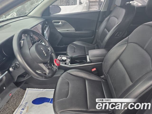 Kia Niro Plus Light (таксомоторный тип), 2023 10