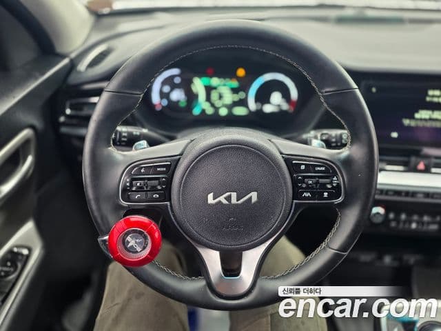 Kia Niro Plus Light (таксомоторный тип), 2023 11
