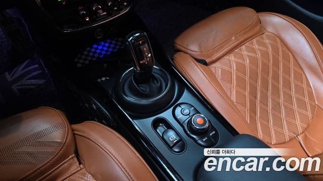 Mini Cooper D 클럽맨 2세대, 2022 9