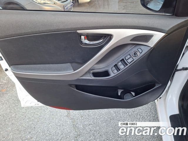 Hyundai Avante MD Premier, 2012 11