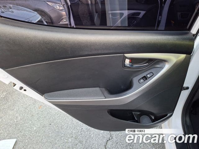 Hyundai Avante MD Premier, 2012 12