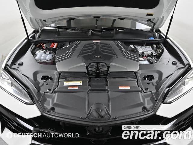 Lamborghini Urus 4.0 V8 SE, 2025 6