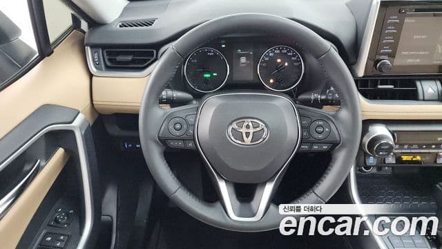 Toyota RAV4 5세대, 2022 13