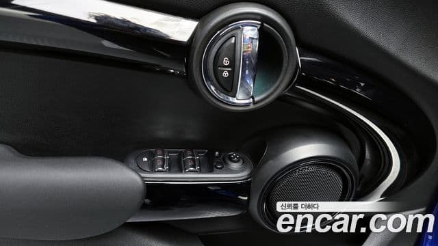 Mini Cooper 3세대, 2019 16