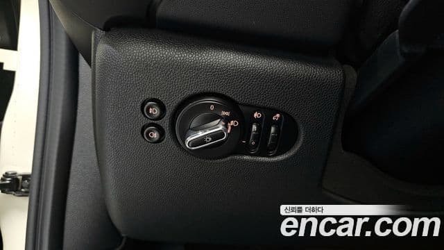 Mini Cooper 3세대, 2016 19