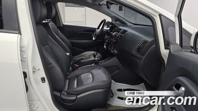 Kia All New Pride Luxury, 2014 11