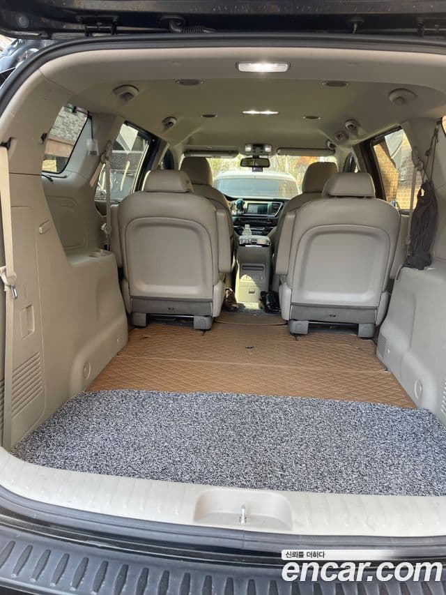 Kia The / новый New Carnival 7인승 экспортная версия, 2020 4