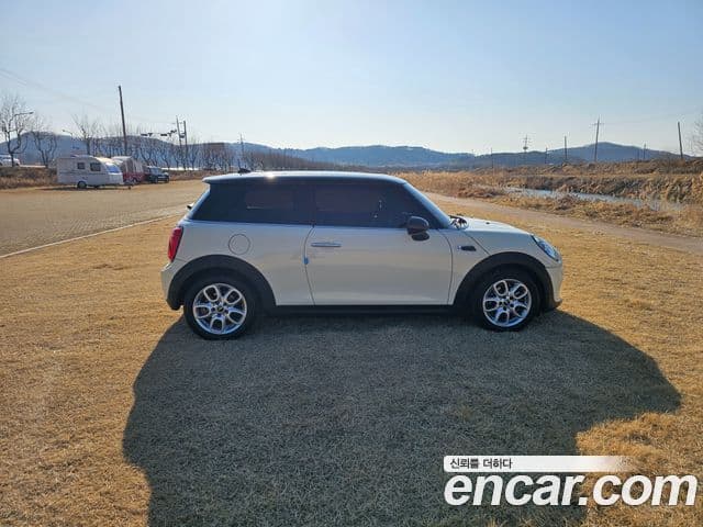 Mini Cooper D 3세대, 2017 8