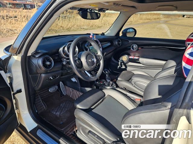 Mini Cooper D 3세대, 2017 15