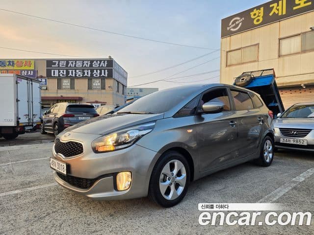 Kia All New Carens Luxury, 2015 1
