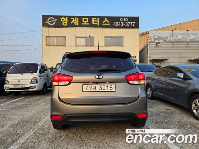 Kia All New Carens Luxury, 2015 4
