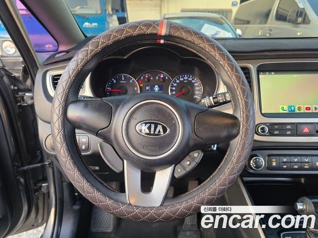 Kia All New Carens Luxury, 2015 7
