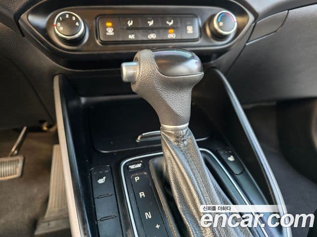 Kia All New Carens Luxury, 2015 9