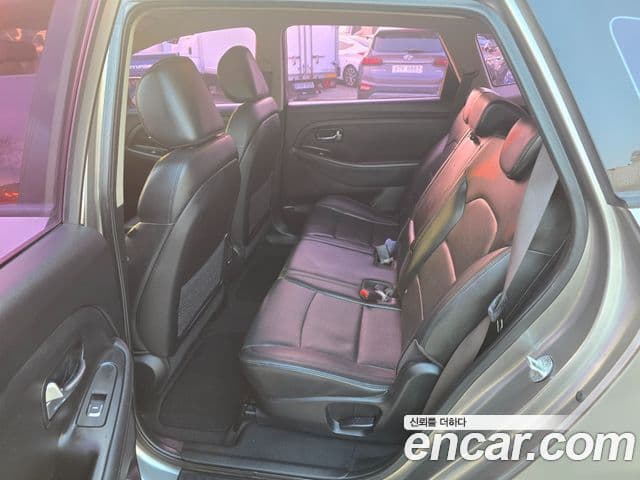 Kia All New Carens Luxury, 2015 12