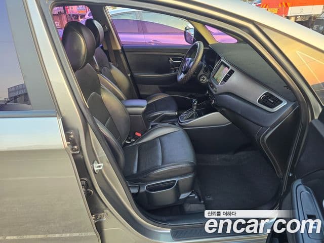 Kia All New Carens Luxury, 2015 15