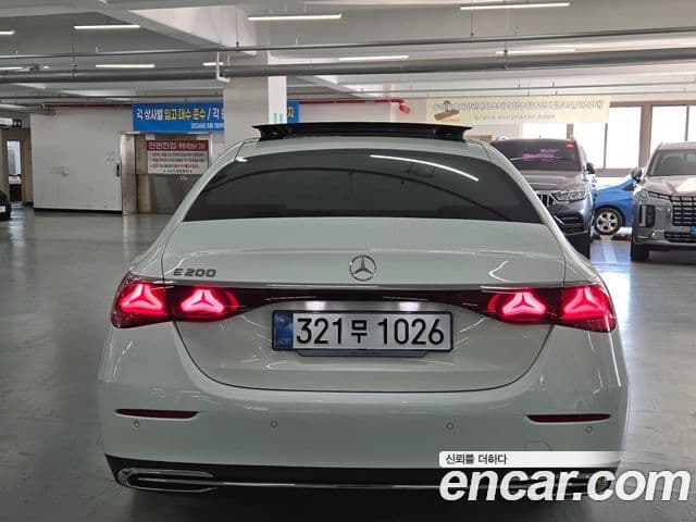 Mercedes-Benz E-класс W214 Avantgarde, 2026 4