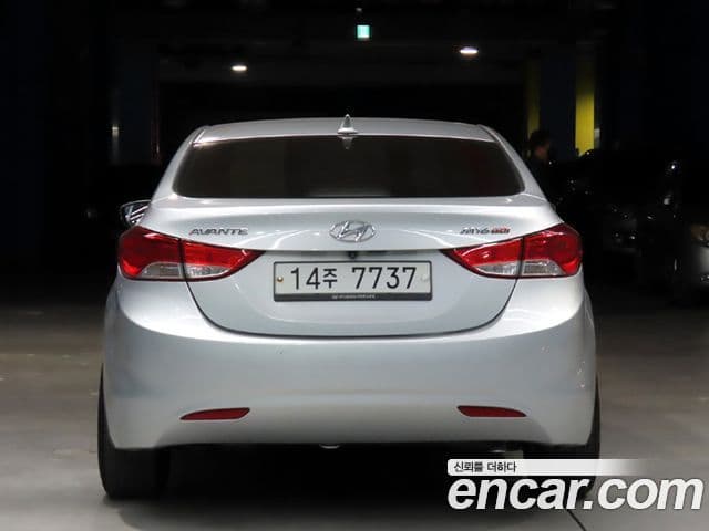 Hyundai Avante MD Premium, 2012 3