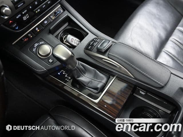 Lexus New ES300h XV60, 2017 9