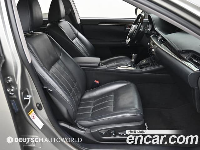 Lexus New ES300h XV60, 2017 10