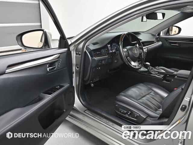 Lexus New ES300h XV60, 2017 11