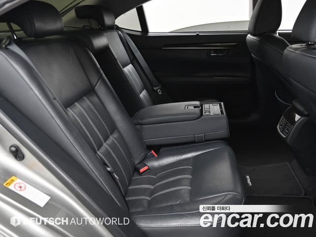 Lexus New ES300h XV60, 2017 12