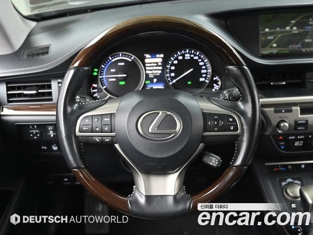 Lexus New ES300h XV60, 2017 13