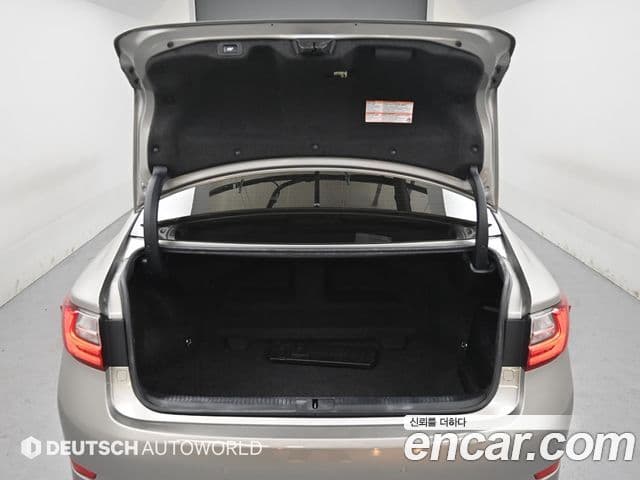 Lexus New ES300h XV60, 2017 19