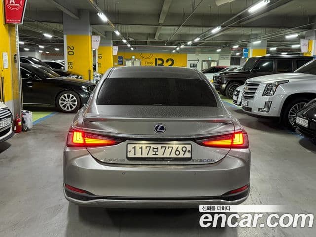 Lexus ES300h 7세대 Executive, 2021 3