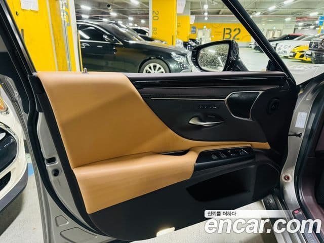 Lexus ES300h 7세대 Executive, 2021 13