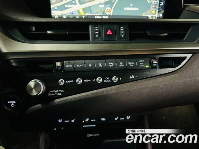 Lexus ES300h 7세대 Executive, 2021 16