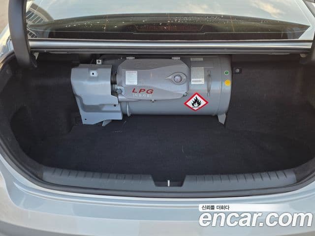 Hyundai LF Sonata LPI Modern(для людей с инвалидностью), 2015 6