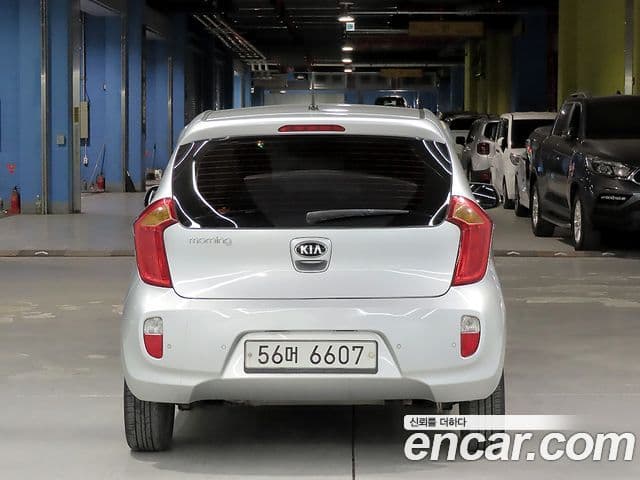 Kia All New Morning Deluxe Trendy, 2014 4