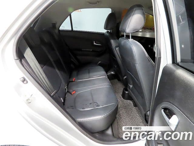 Kia All New Morning Deluxe Trendy, 2014 10