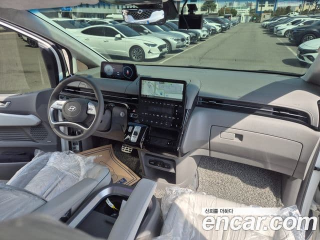 Hyundai Staria лимузин, 2024 10